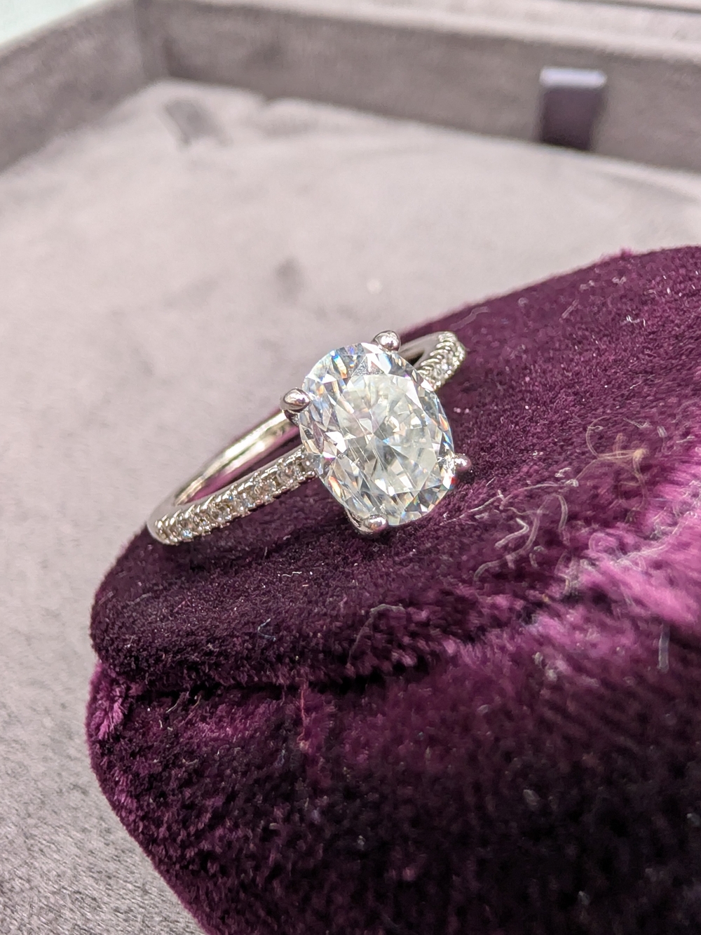 NWOT 2ct Oval Cut Moissanite Pavé Engagement Ring S925